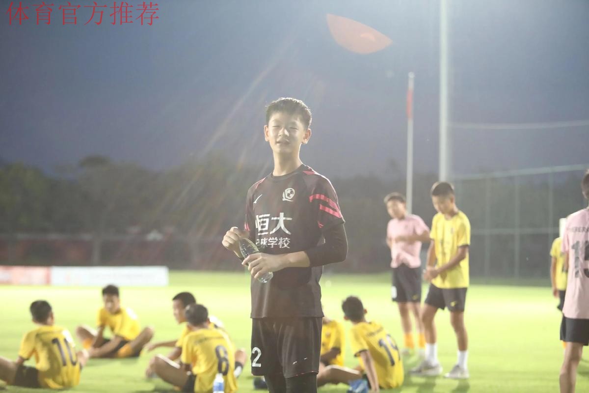 中青赛U13十二强决战 校园足球初露峥嵘 中青赛U13十二强决战 校园足球初露峥嵘