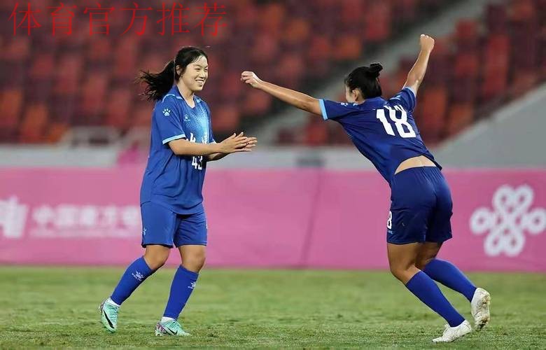 95小将梅开二度 上海女足4比0赢山东获首胜 95小将梅开二度 上海女足4比0赢山东获首胜